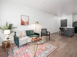 513 - Harlow -- El Traditional 1BR Suite - Free Parking