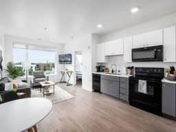518 - Harlow -- Luxury Gray & Gold Executive Suite in Heart