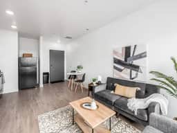 518 - Harlow -- Luxury Gray & Gold Executive Suite in Heart