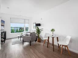 520 - Harlow -- The Modern Chic 1BR Executive Suite l 24/7 Gym