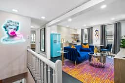 21.5 E First (Upstairs) - Moxie Flat / High Street / Free Parkin
