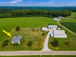 5084 Goss Rd - Sugar Grove Farmhouse - Hocking Hills! - Hot Tub!