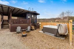 24180 SR 93 (Caboose) - The Caboose + Pickleball, Hot Tub, Priva