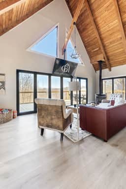 11139 Helber - Sunset Valley Lodge + Hot Tub I Private Trail