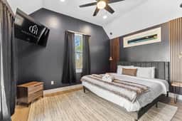 11139 Helber - Sunset Valley Lodge + Hot Tub I Private Trail