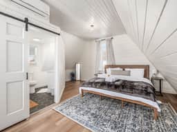 24180 SR 93 (Nest) - The Nest: Pickleball Court, Hot Tub, Hiking