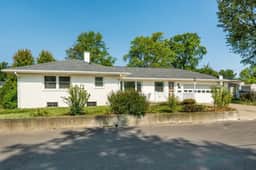 Fox Island Lakefront Retreat
