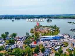 Fox Island Lakefront Retreat