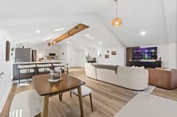 Woodland Clubhouse: Golf, Fishing, Hot Tub, Trail