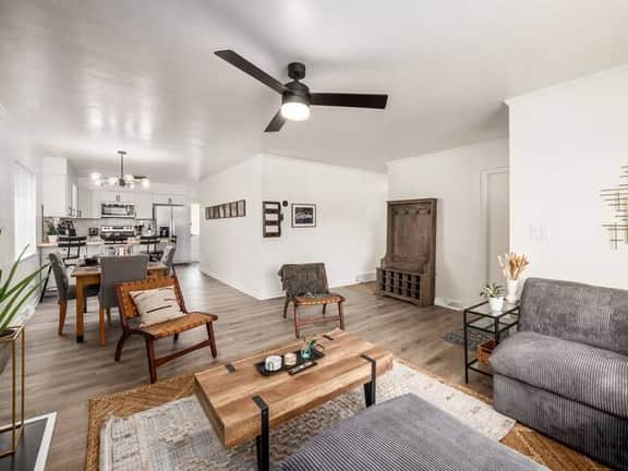 1397 Kelton Ave -- The House of Cards - Beautiful Home in Columb