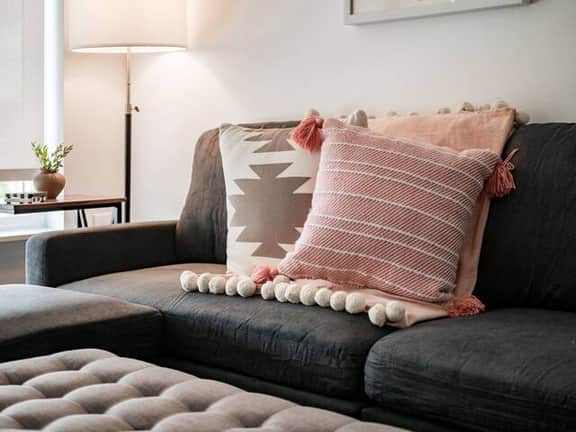511 - Harlow -- Pretty Pink & Gray 1BR Suite in Heart of Col