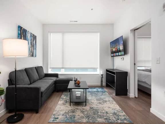 512 - Harlow - Luxury 1 BR Apartment- Downtown - Free Parking