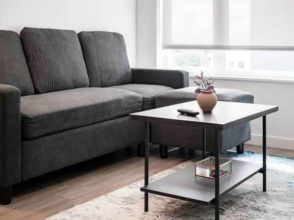 512 - Harlow - Luxury 1 BR Apartment- Downtown - Free Parking