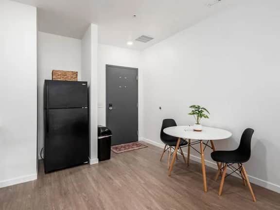 514 - Harlow -- The Boho Chic Suite in Prime Location of Columbu
