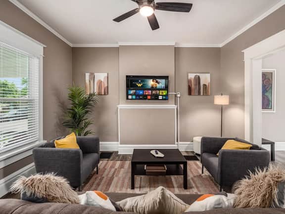 165 N 21st St - Perfect Stay - 2 Bedrooms - Columbus!