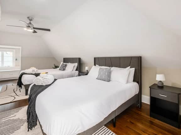1085 S 4th Street - Schiller Park Cottage!