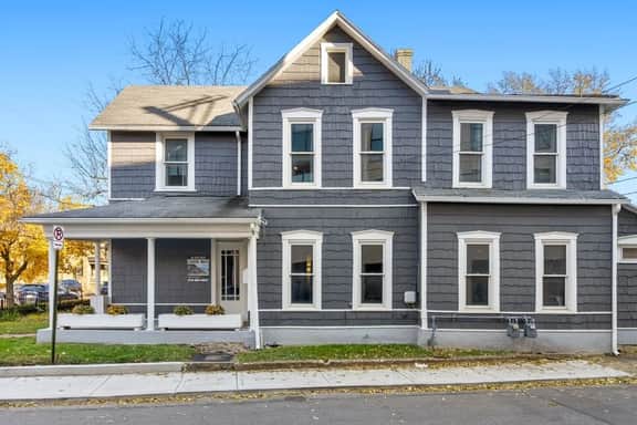 21&21.5 E First (whole) - Galla House On High Street!