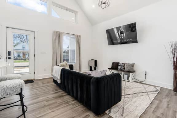 147 S 3rd St - The Modern Muse
