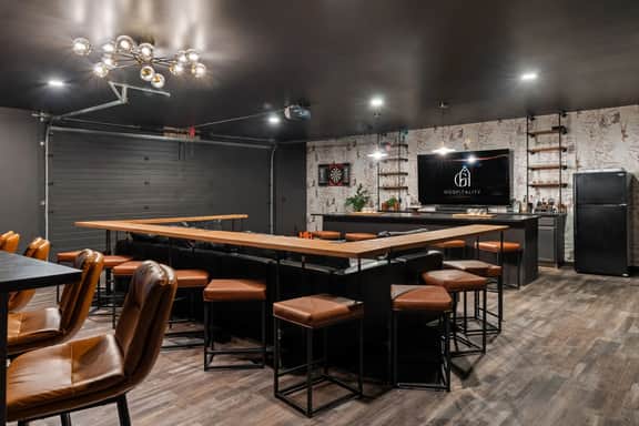 The Distillery - Golf Sim, Hot Tub, Game Room