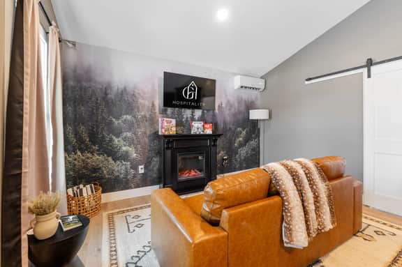 11139 Helber - Pine Hills Cottage + Hot tub I Fire Pit