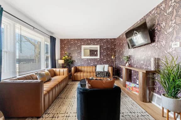 1400 Zettler - Barrel House: Hot Tub & Game Room