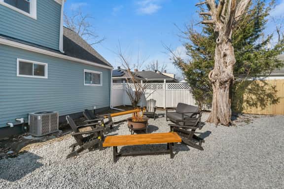 1400 Zettler - Barrel House: Hot Tub & Game Room