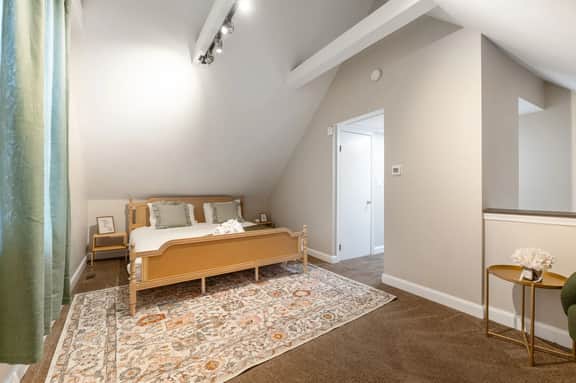 361 E Livingston - Nightingale Cottage - Near NCH!
