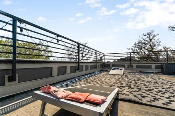 577 E Walnut - The Highline - Downtown Rooftop Escape