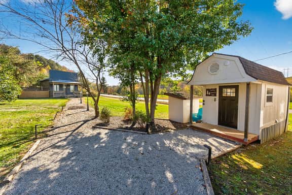 24180 (7 Cabins) - Valley View Cabins: Pickleball, Hot tubs, Tra