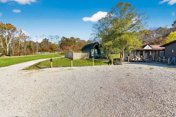 24180 (7 Cabins) - Valley View Cabins: Pickleball, Hot tubs, Tra