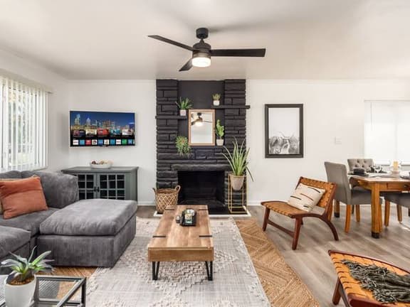 1397 Kelton Ave -- The House of Cards - Beautiful Home in Columb