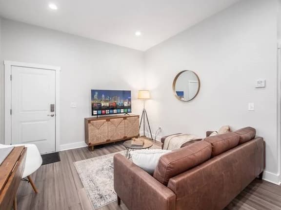 2230 N 4th Apt B -- Gorgeous Getaway -1BR- Columbus!