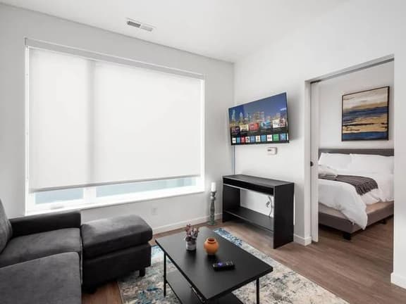 512 - Harlow - Luxury 1 BR Apartment- Downtown - Free Parking