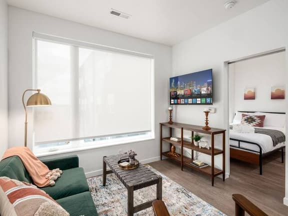 514 - Harlow -- The Boho Chic Suite in Prime Location of Columbu