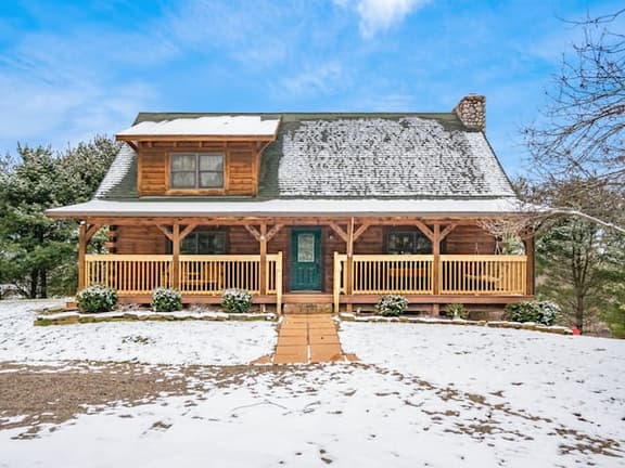 8613 Roley Rd - Sugar Grove Retreat - Hot Tub - Hocking Hills!