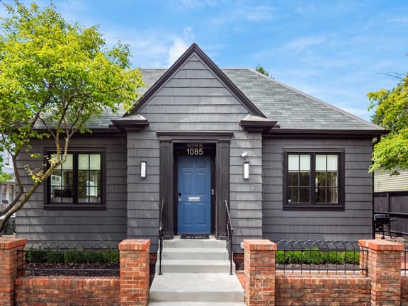 1085 S 4th Street - Schiller Park Cottage!