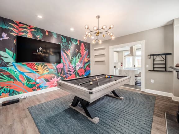 47 E Russell - The Pop Fusion Pad in Short North