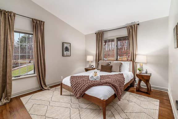 28715 Logan -The Distillery - Golf Sim, Hot Tub, Game Room