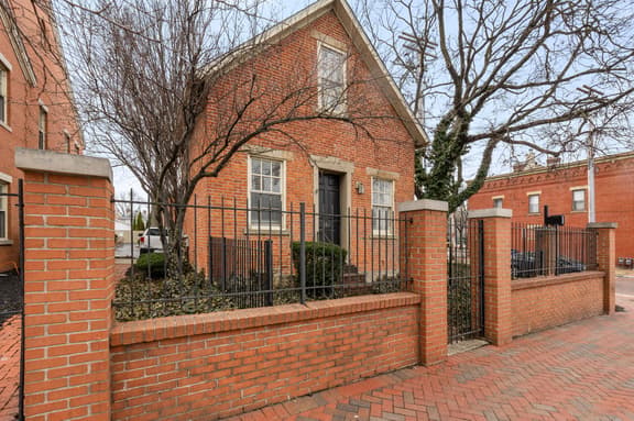 361 E Livingston - Nightingale Cottage - Near NCH!