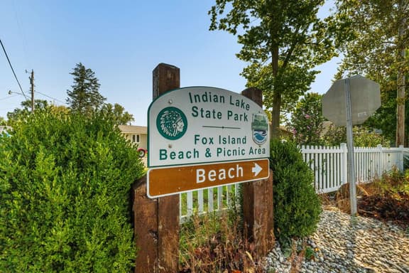Fox Island Lakefront Retreat