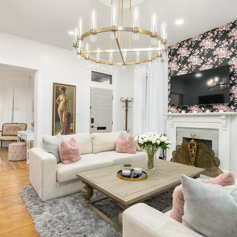 Luxury Rose Manor - Perfect for Bachelorettes!